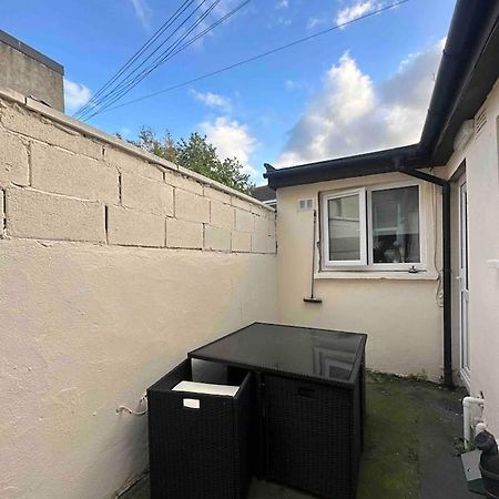 都柏林Private Cosy Studio - A1 Location公寓 外观 照片